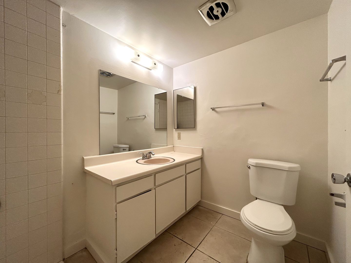 3737 East Calle De Carlos  - Unit 5  - Palm Springs - California - 1 bed, 1 bath rental property