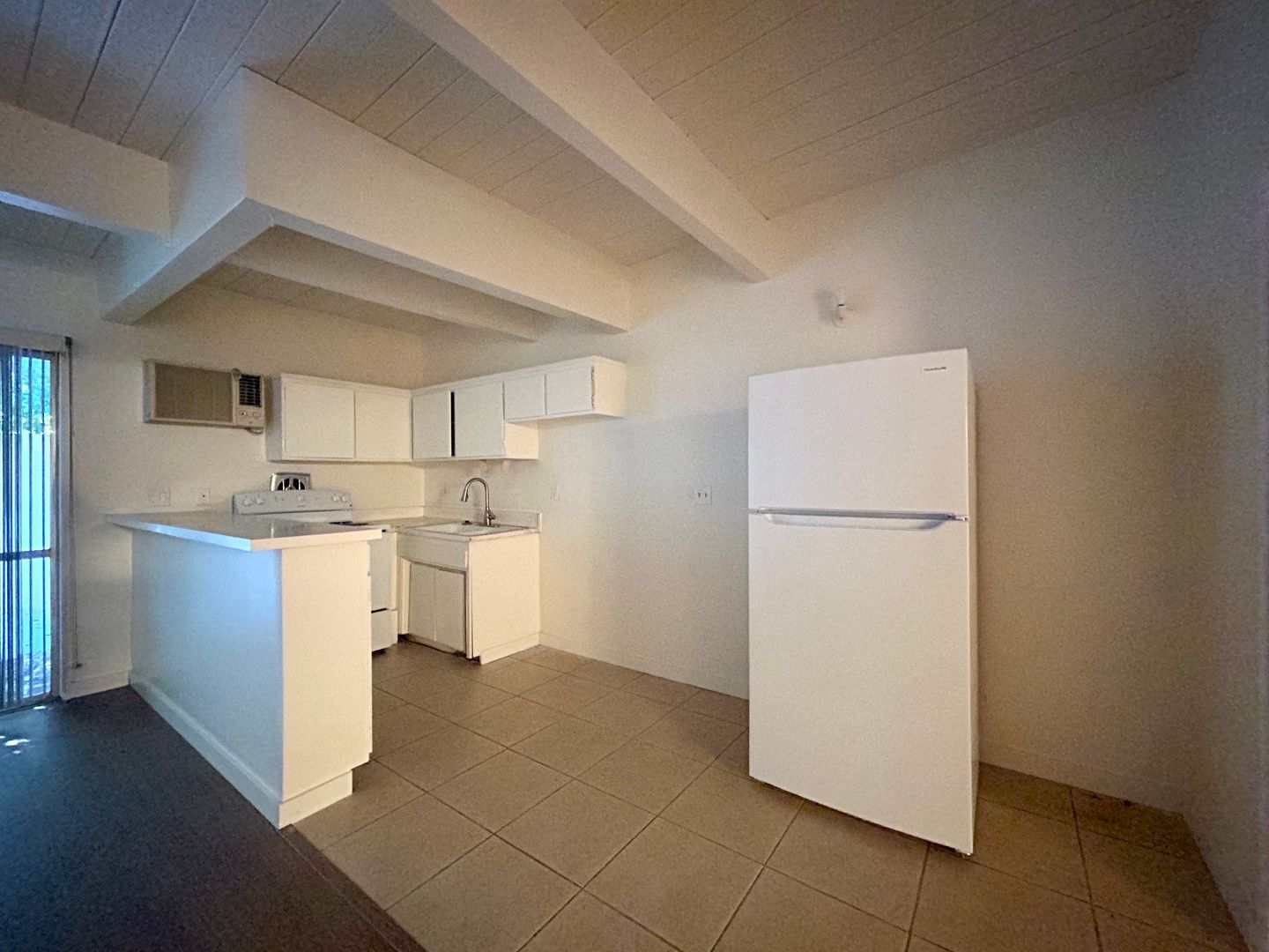 3737 East Calle De Carlos  - Unit 5  - Palm Springs - California - 1 bed, 1 bath rental property