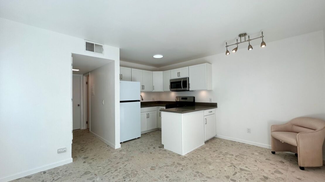 3777 E Calle De Carlos - Unit 04 - Palm Springs - California - 1 bed, 1 bath rental property