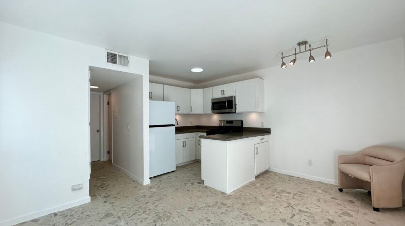 3777 E Calle De Carlos - Unit 04 - Palm Springs - California - 1 bed, 1 bath rental property