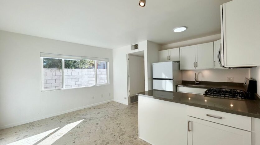 3777 E Calle De Carlos - Unit 04 - Palm Springs - California - 1 bed, 1 bath rental property