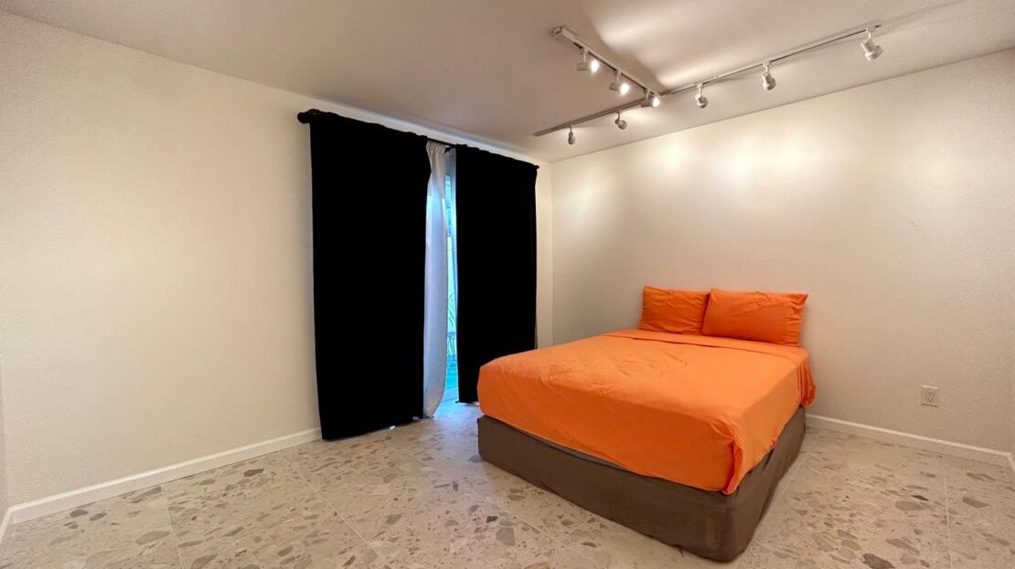 3777 E Calle De Carlos - Unit 04 - Palm Springs - California - 1 bed, 1 bath rental property