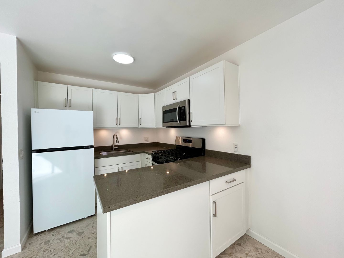 3777 E Calle De Carlos - Unit 04 - Palm Springs - California - 1 bed, 1 bath rental property