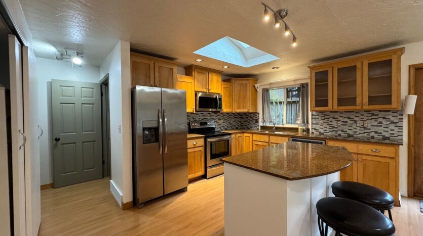 400 Sudden Valley Dr - Bellingham - Washington - 3 bed, 2.5 bath rental property