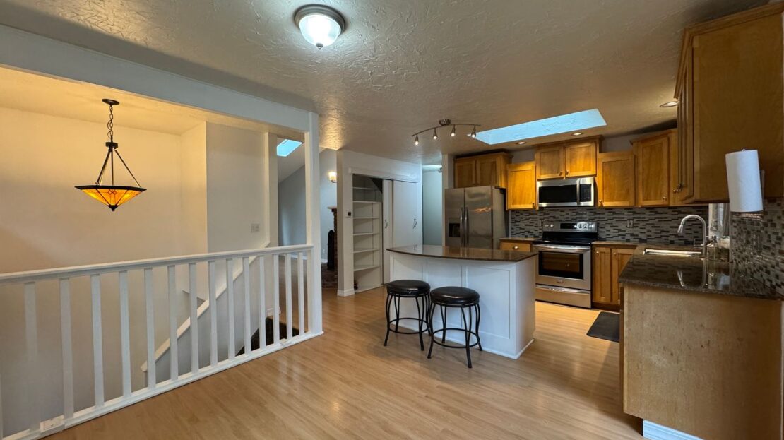 400 Sudden Valley Dr - Bellingham - Washington - 3 bed, 2.5 bath rental property