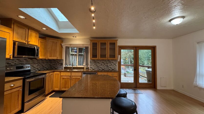 400 Sudden Valley Dr - Bellingham - Washington - 3 bed, 2.5 bath rental property