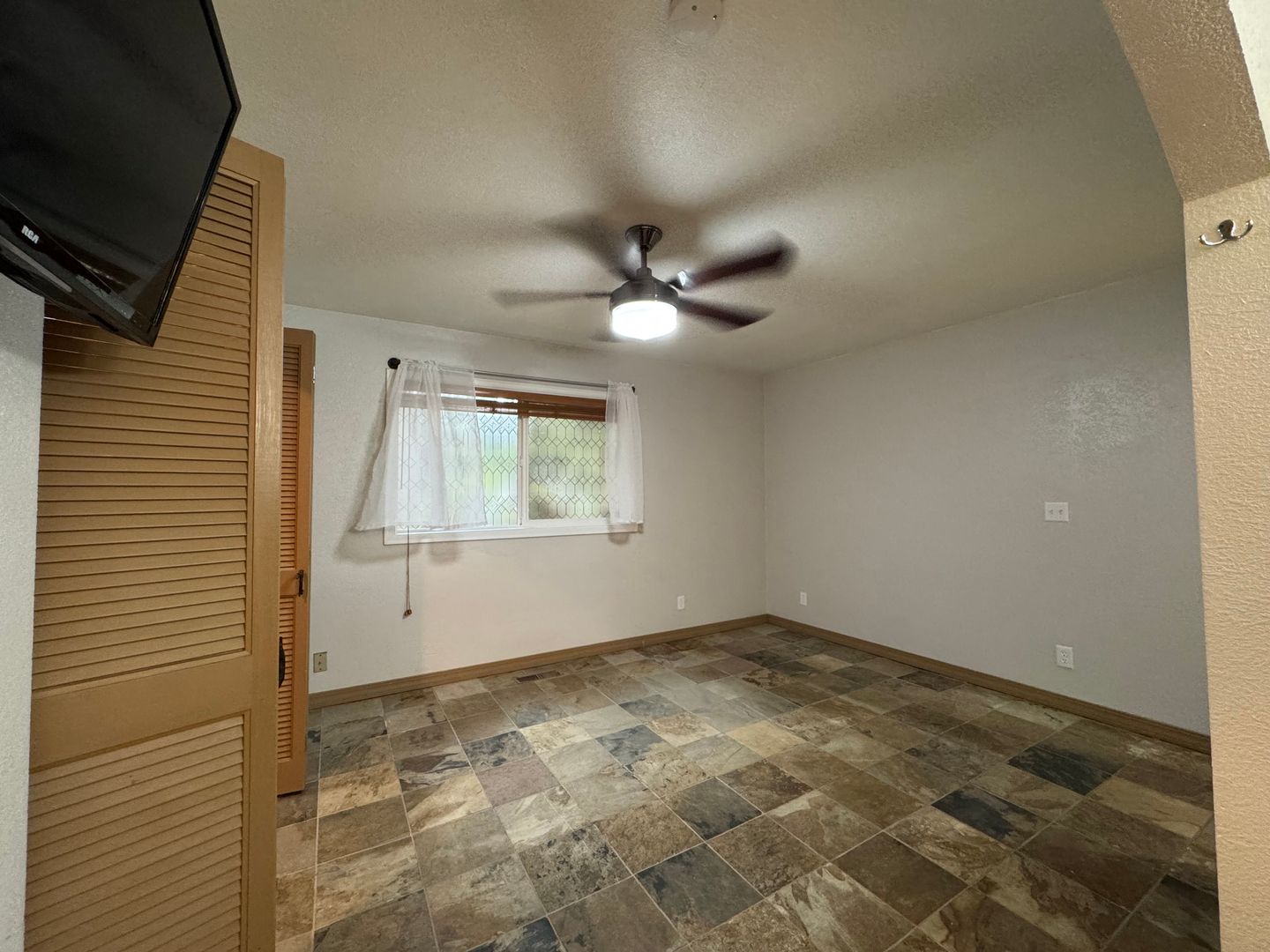 400 Sudden Valley Dr - Bellingham - Washington - 3 bed, 2.5 bath rental property