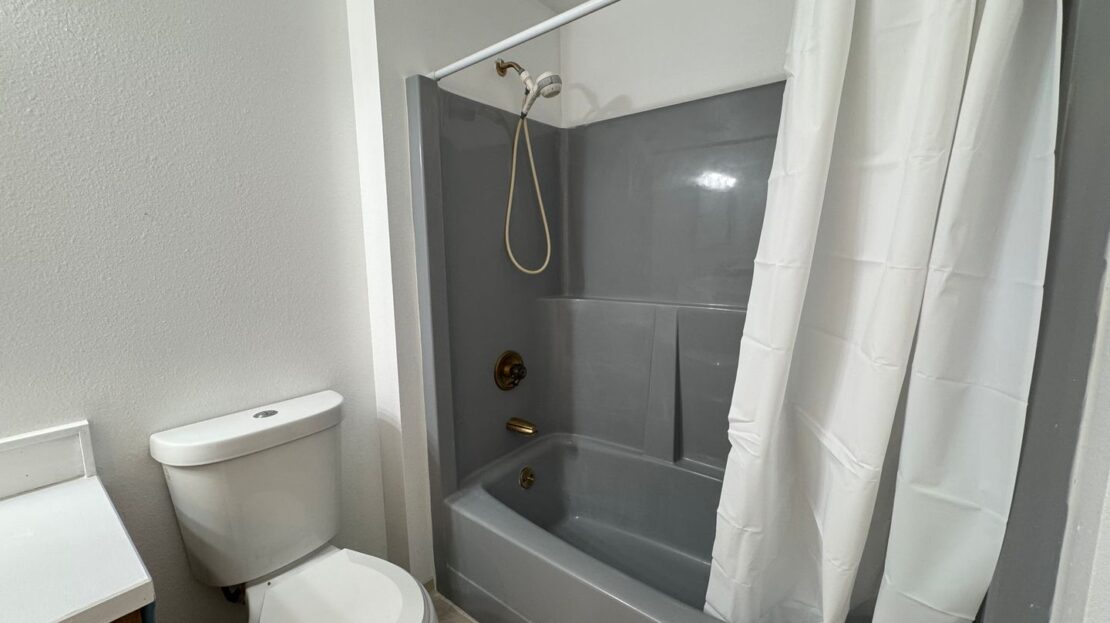 400 Sudden Valley Dr - Bellingham - Washington - 3 bed, 2.5 bath rental property