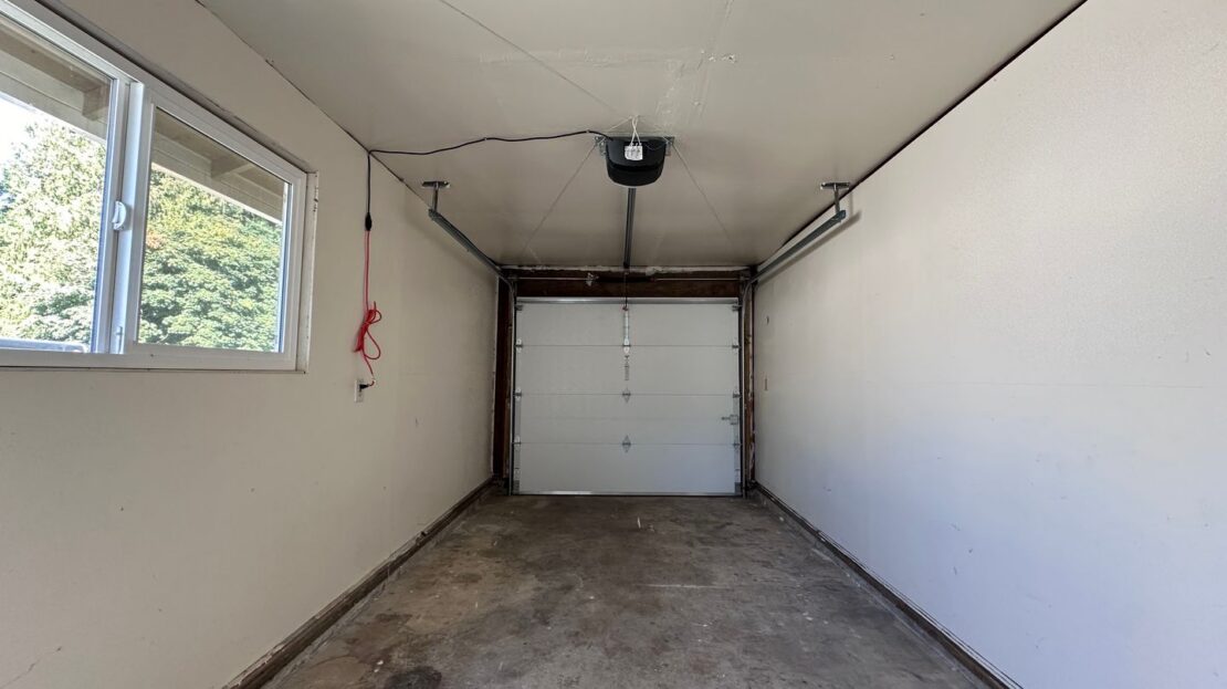 40000 McCormick Dr   - Sandy - Oregon - 2 bed, 1 bath rental property