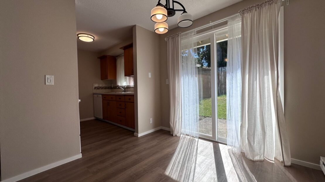 40000 McCormick Dr   - Sandy - Oregon - 2 bed, 1 bath rental property