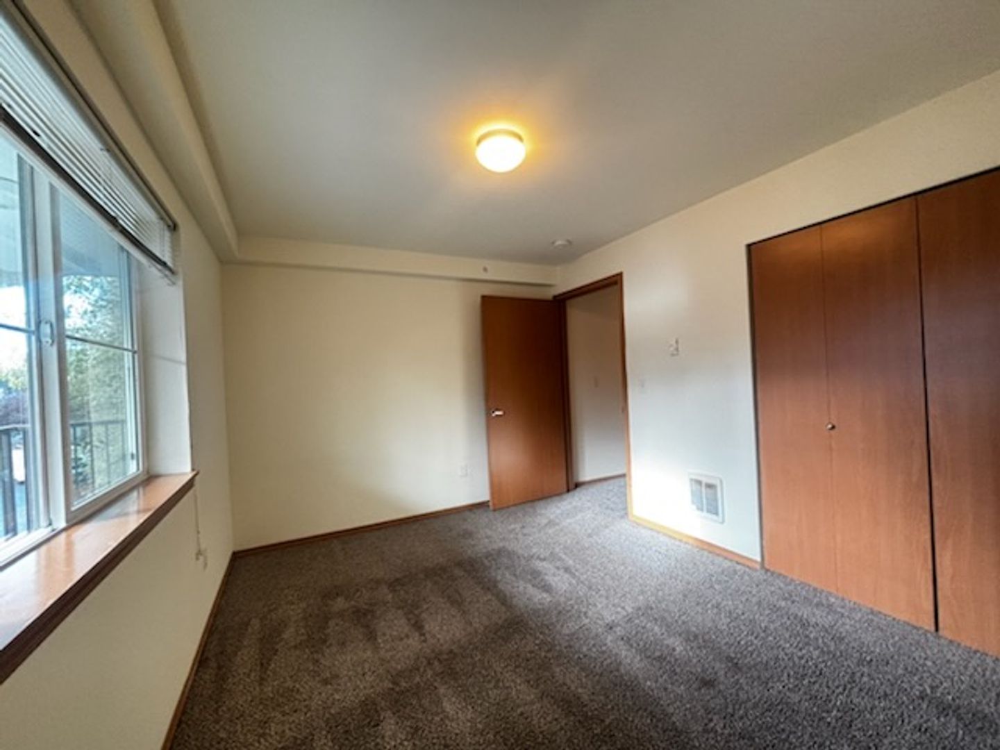 4018 Northwest Avenue - Bellingham - Washington - 1 bed, 1 bath rental property