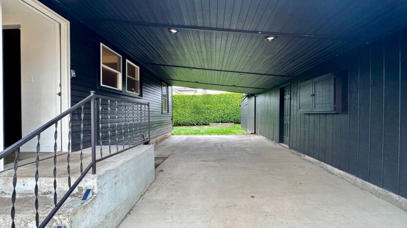 405 E Arlington St.  - Gladstone - Oregon - 4 bed, 2 bath rental property