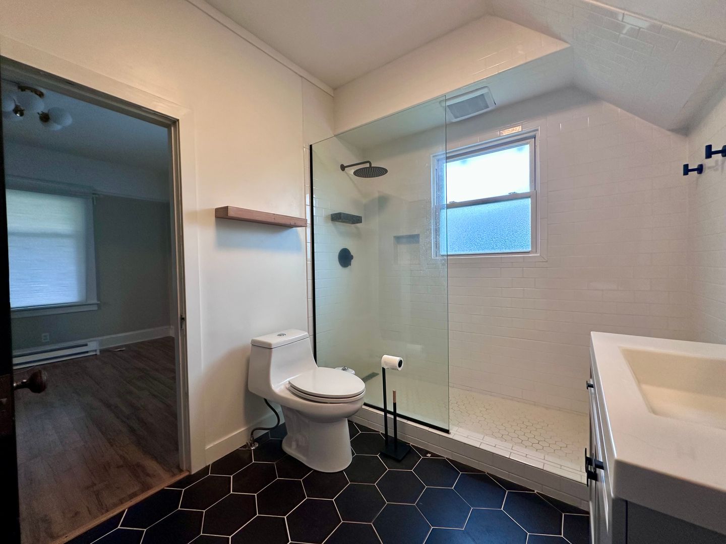 405 E Arlington St.  - Gladstone - Oregon - 4 bed, 2 bath rental property