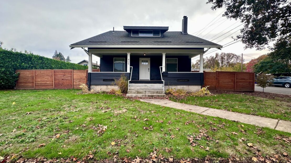 405 E Arlington St.  - Gladstone - Oregon - 4 bed, 2 bath rental property