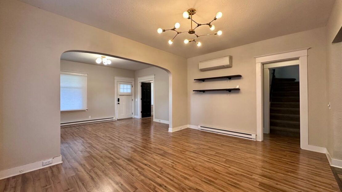 405 E Arlington St.  - Gladstone - Oregon - 4 bed, 2 bath rental property