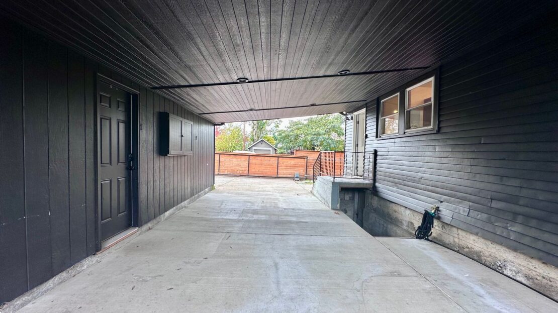 405 E Arlington St.  - Gladstone - Oregon - 4 bed, 2 bath rental property