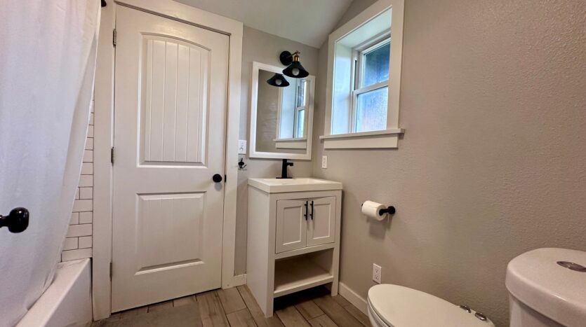 405 E Arlington St.  - Gladstone - Oregon - 4 bed, 2 bath rental property