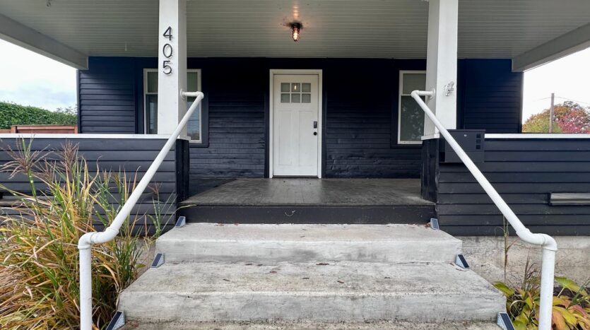 405 E Arlington St.  - Gladstone - Oregon - 4 bed, 2 bath rental property