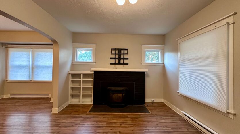 405 E Arlington St.  - Gladstone - Oregon - 4 bed, 2 bath rental property