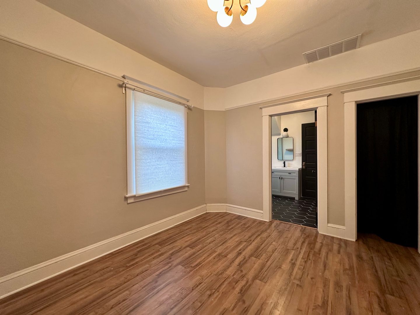 405 E Arlington St.  - Gladstone - Oregon - 4 bed, 2 bath rental property