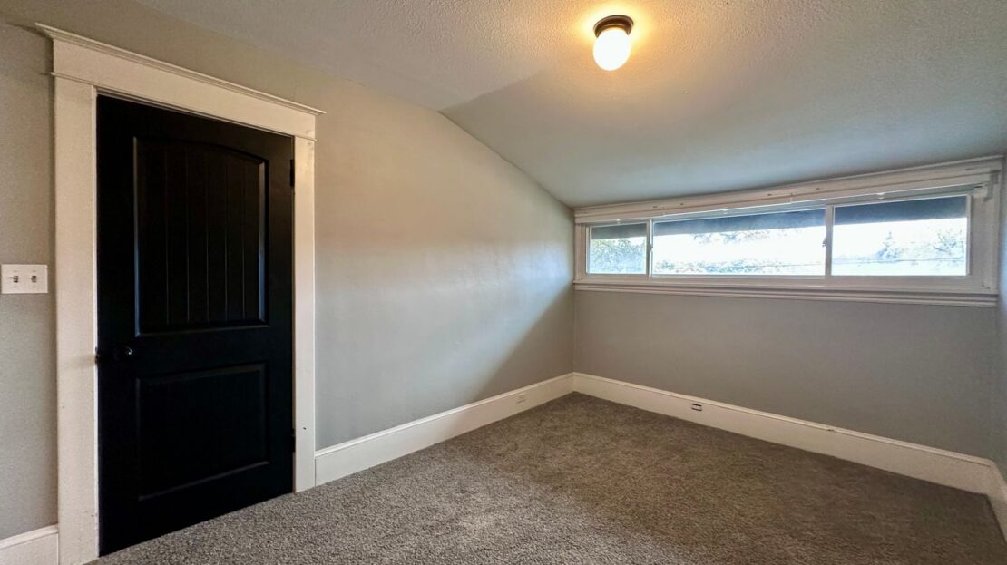 405 E Arlington St.  - Gladstone - Oregon - 4 bed, 2 bath rental property