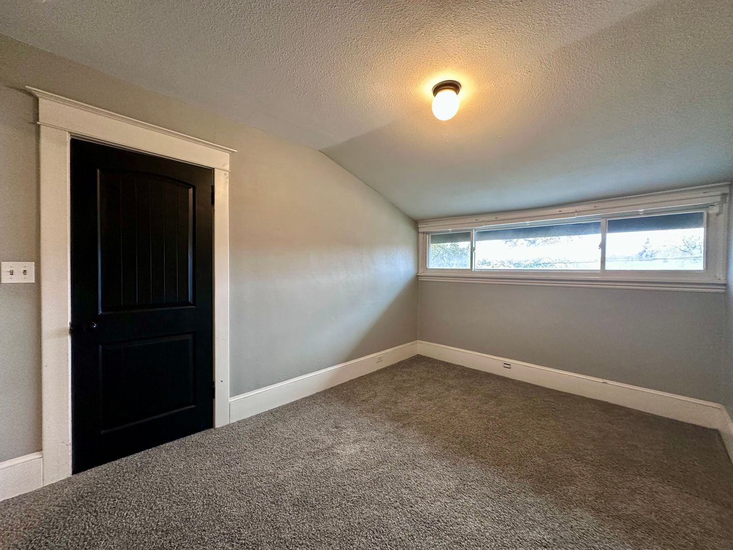 405 E Arlington St.  - Gladstone - Oregon - 4 bed, 2 bath rental property