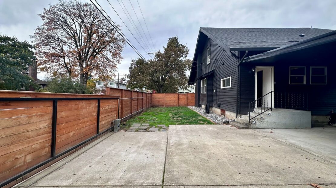 405 E Arlington St.  - Gladstone - Oregon - 4 bed, 2 bath rental property