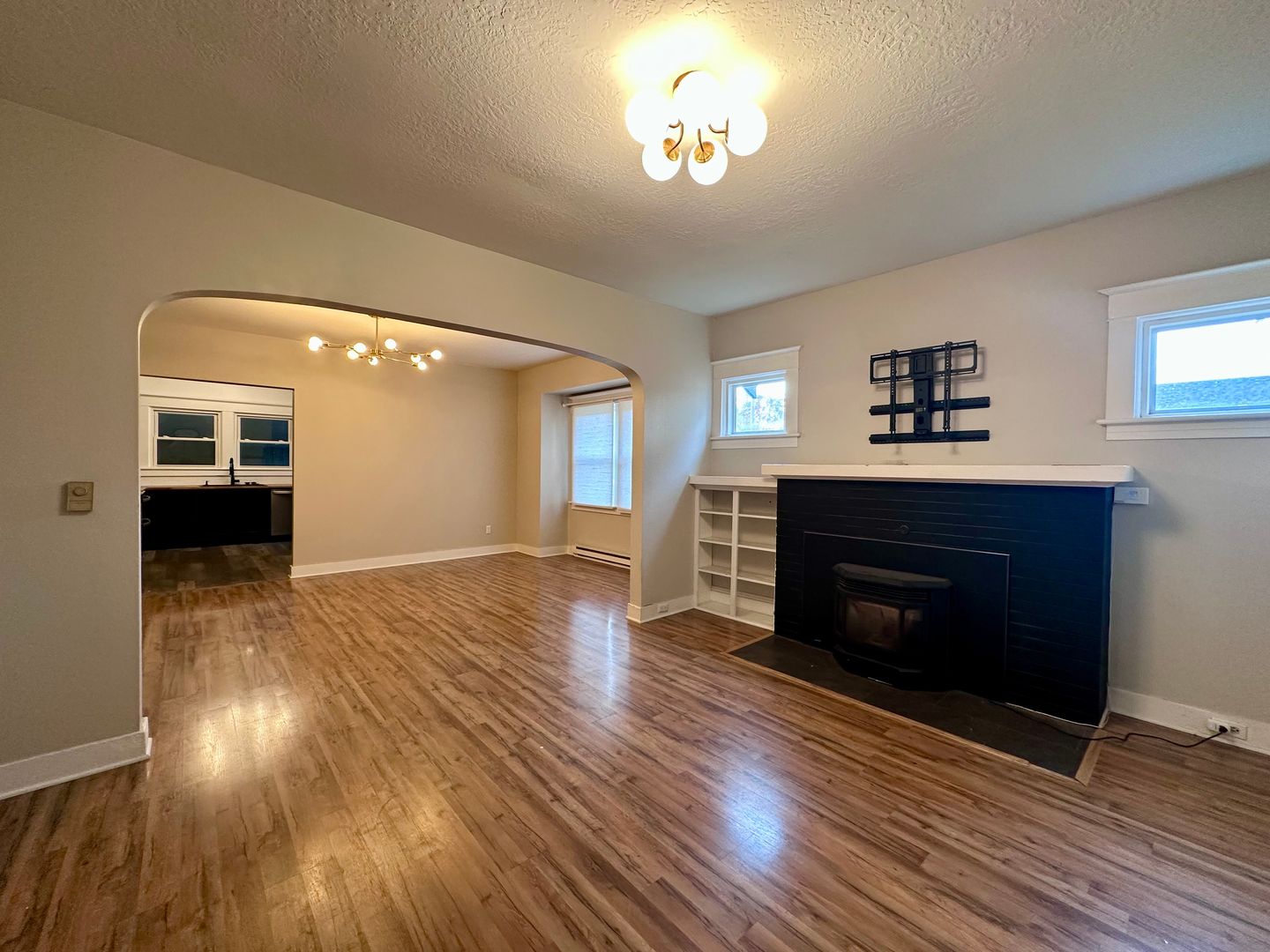 405 E Arlington St.  - Gladstone - Oregon - 4 bed, 2 bath rental property