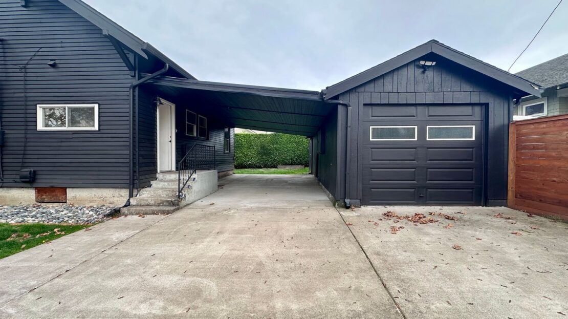 405 E Arlington St.  - Gladstone - Oregon - 4 bed, 2 bath rental property