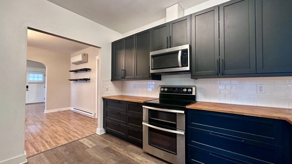 405 E Arlington St.  - Gladstone - Oregon - 4 bed, 2 bath rental property