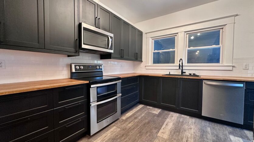 405 E Arlington St.  - Gladstone - Oregon - 4 bed, 2 bath rental property