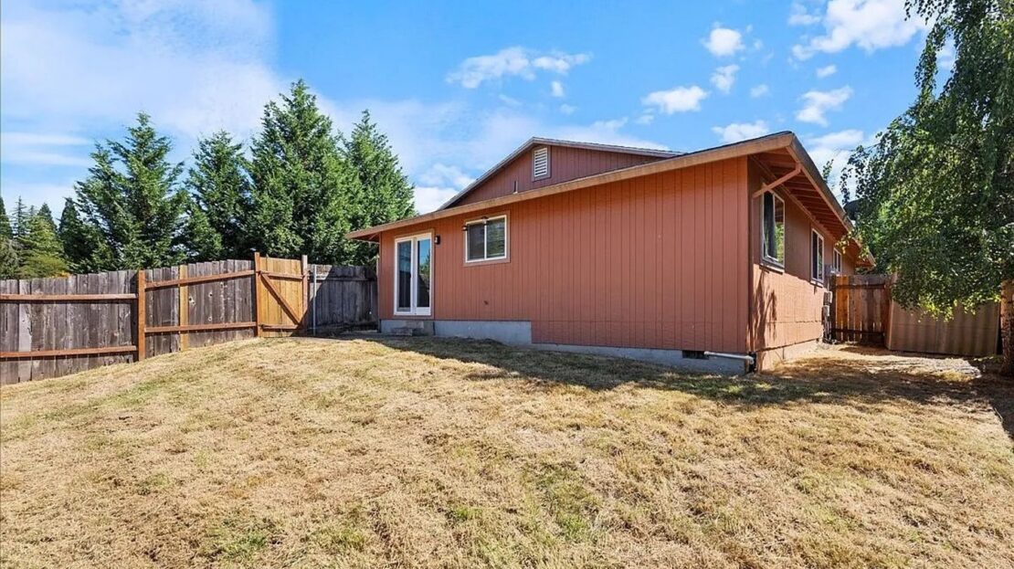 4140 NE 8th St   - Gresham - Oregon - 2 bed, 1 bath rental property