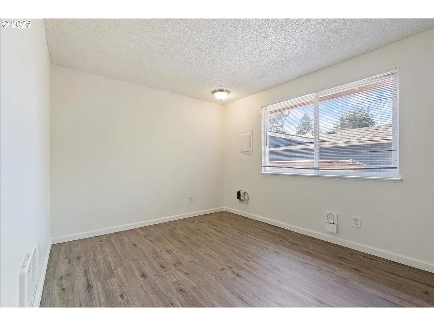 4140 NE 8th St   - Gresham - Oregon - 2 bed, 1 bath rental property