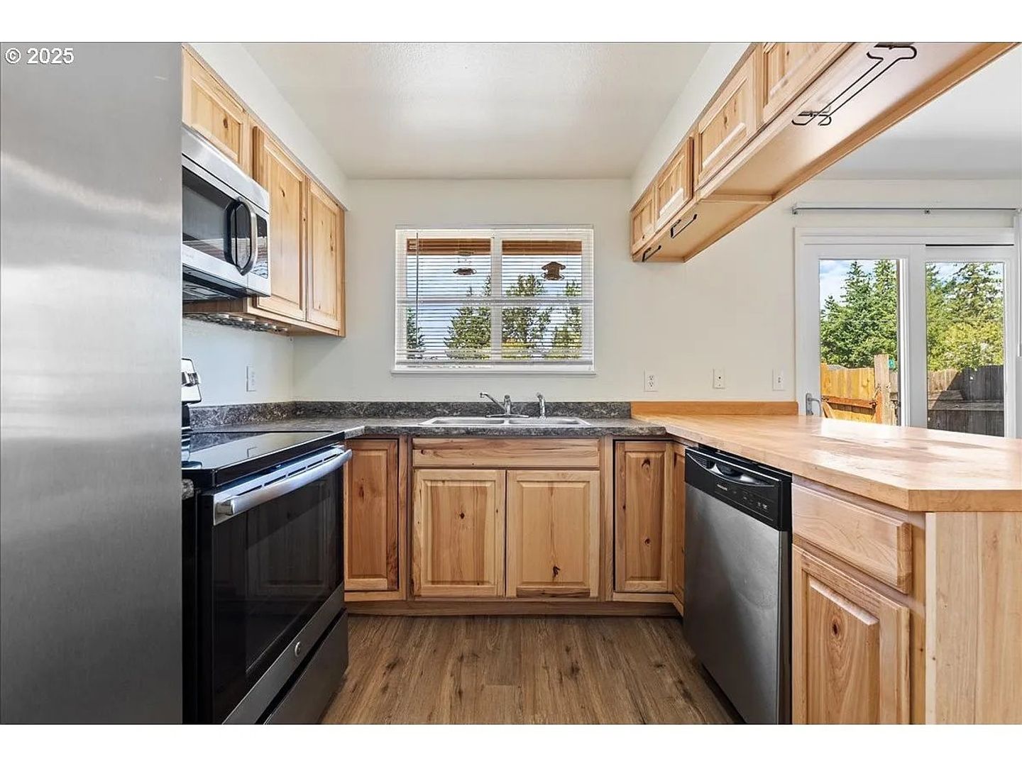 4140 NE 8th St   - Gresham - Oregon - 2 bed, 1 bath rental property
