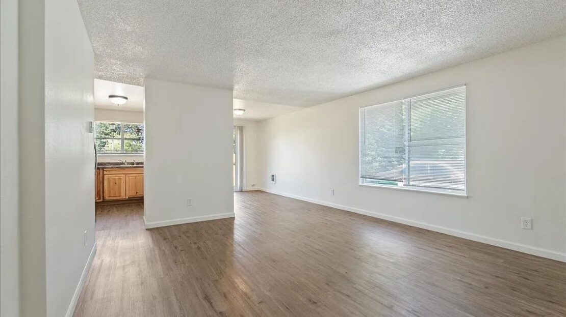 4140 NE 8th St   - Gresham - Oregon - 2 bed, 1 bath rental property