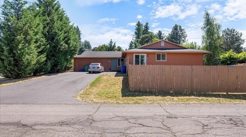 4140 NE 8th St   - Gresham - Oregon - 2 bed, 1 bath rental property