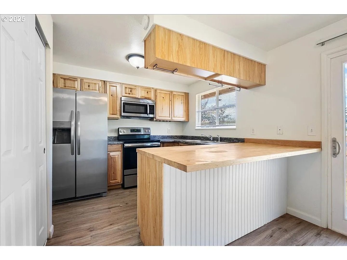 4140 NE 8th St   - Gresham - Oregon - 2 bed, 1 bath rental property