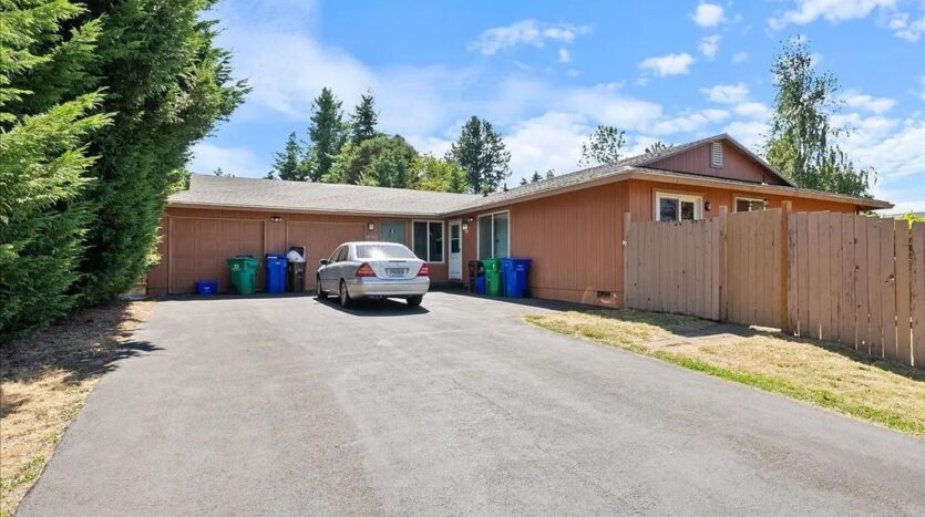 4140 NE 8th St   - Gresham - Oregon - 2 bed, 1 bath rental property