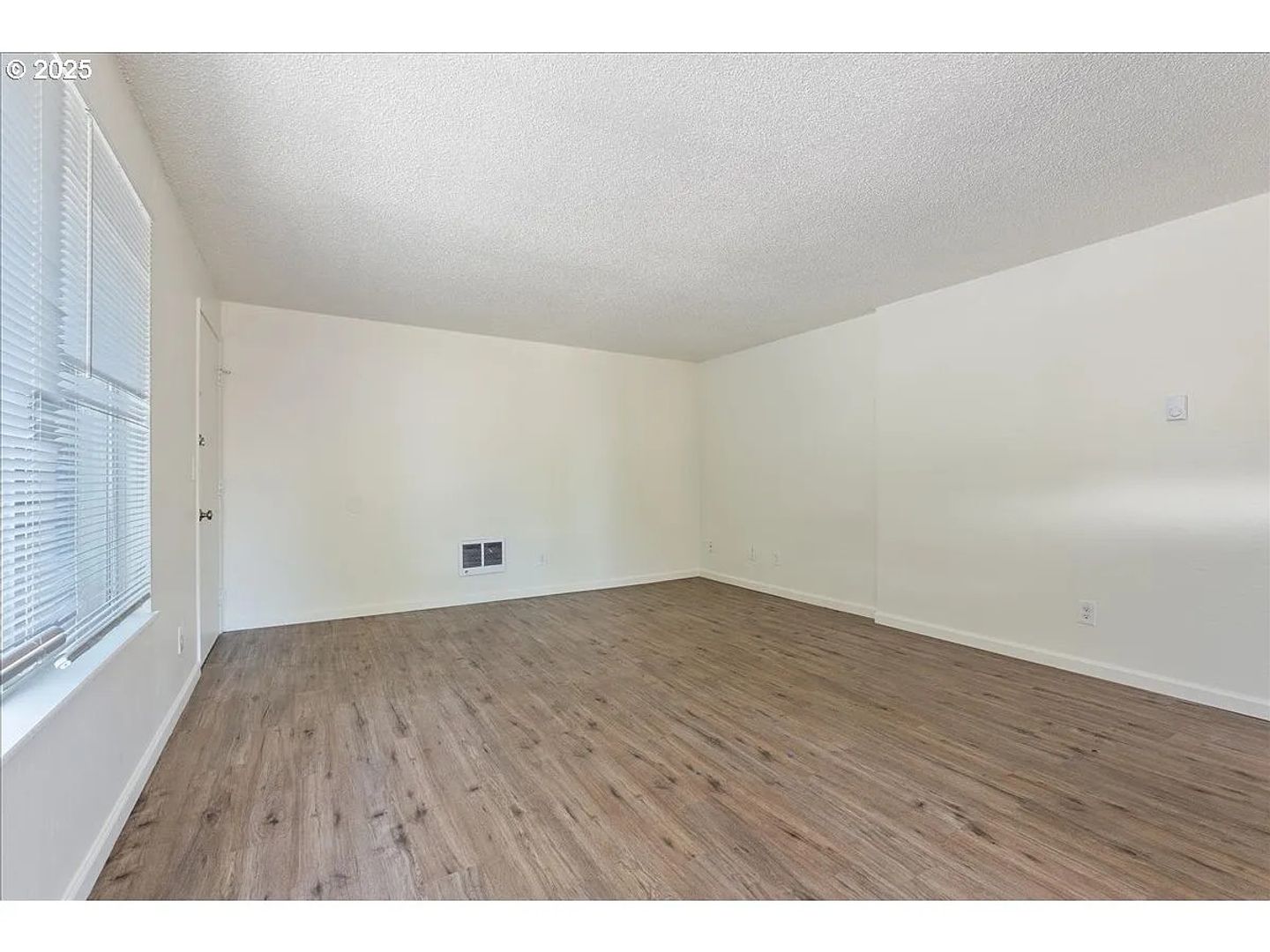 4140 NE 8th St   - Gresham - Oregon - 2 bed, 1 bath rental property
