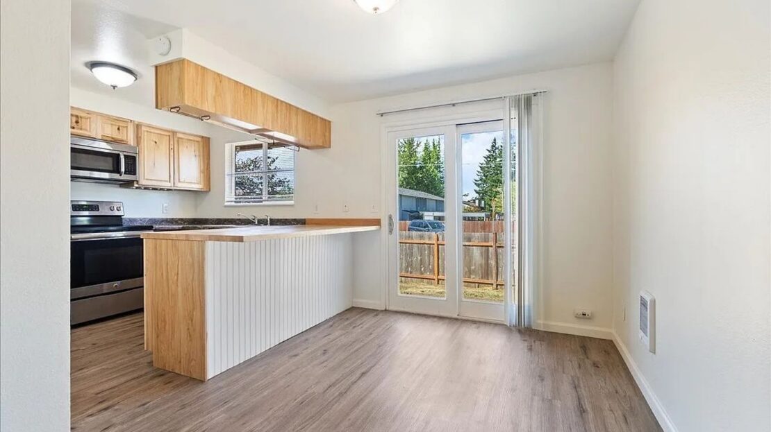 4140 NE 8th St   - Gresham - Oregon - 2 bed, 1 bath rental property