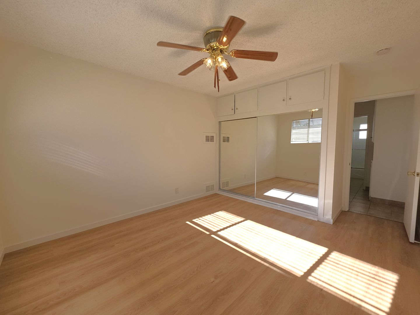 4458 Woodman Avenue #10 - Los Angeles - California - 1 bed, 1 bath rental property