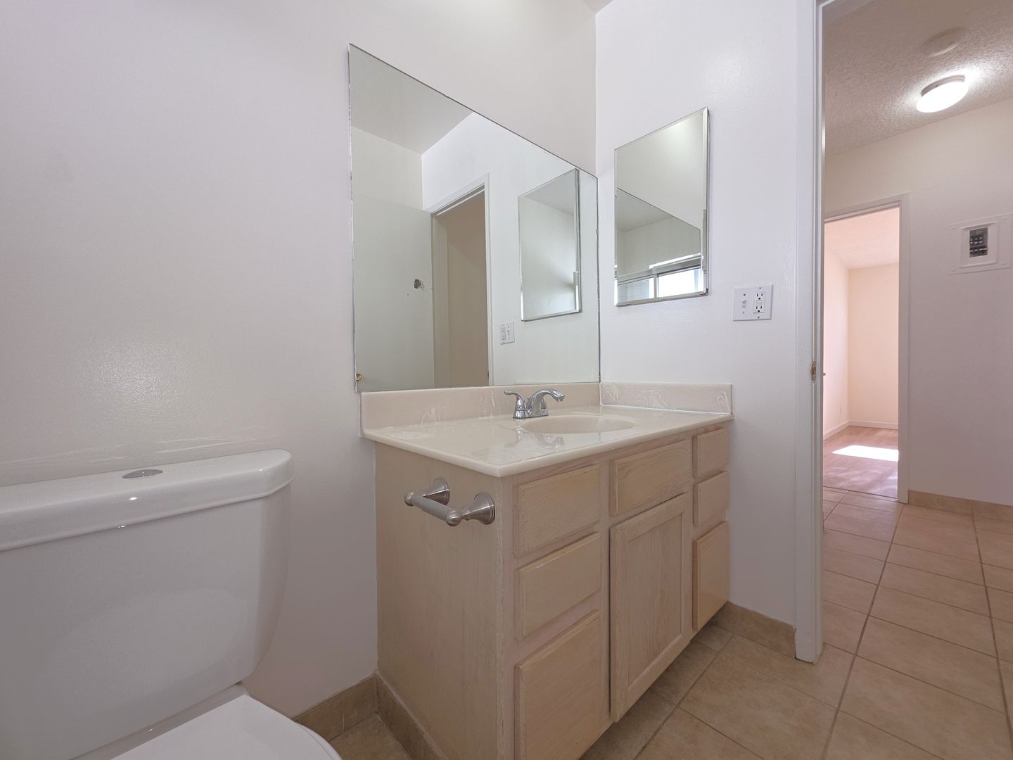 4458 Woodman Avenue #10 - Los Angeles - California - 1 bed, 1 bath rental property