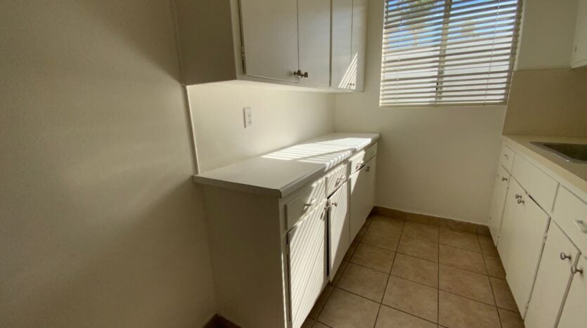 4458 Woodman Avenue #10 - Los Angeles - California - 1 bed, 1 bath rental property