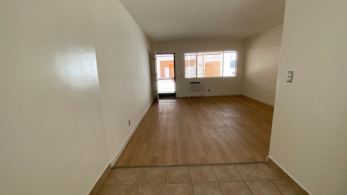 4458 Woodman Avenue #10 - Los Angeles - California - 1 bed, 1 bath rental property