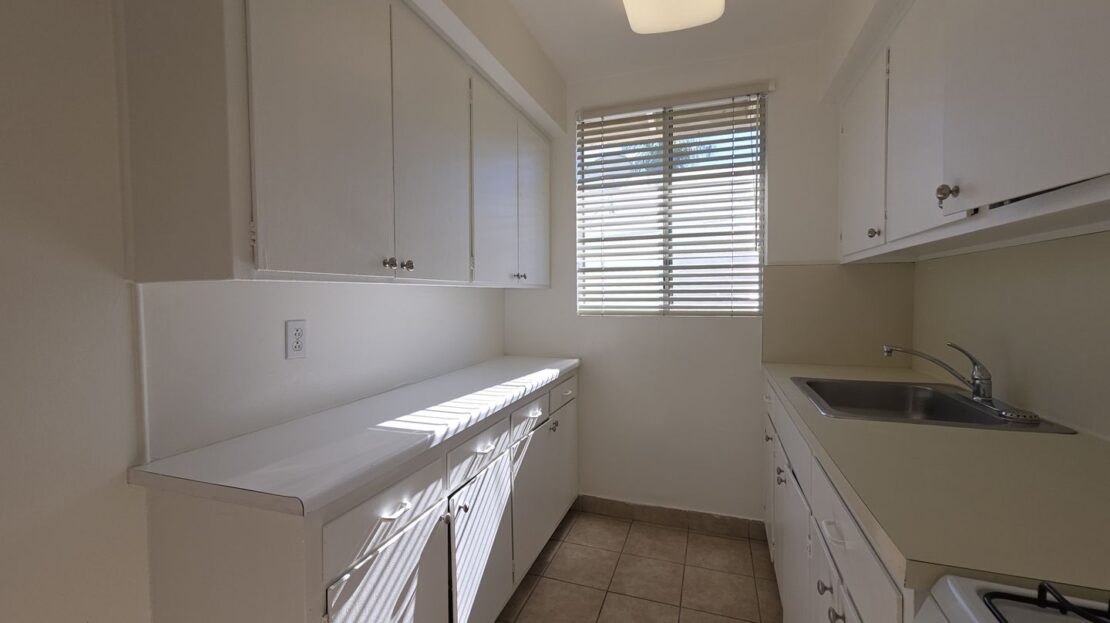 4458 Woodman Avenue #10 - Los Angeles - California - 1 bed, 1 bath rental property