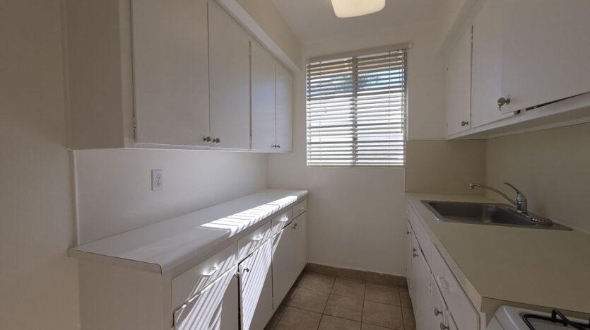 4458 Woodman Avenue #10 - Los Angeles - California - 1 bed, 1 bath rental property