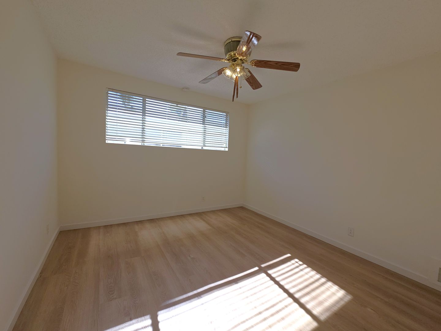 4458 Woodman Avenue #10 - Los Angeles - California - 1 bed, 1 bath rental property