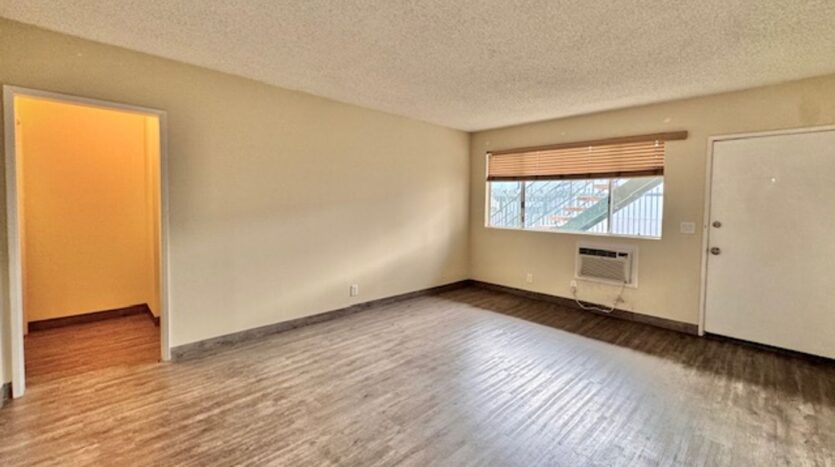 4458 Woodman Avenue - Los Angeles - California - 1 bed, 1 bath rental property