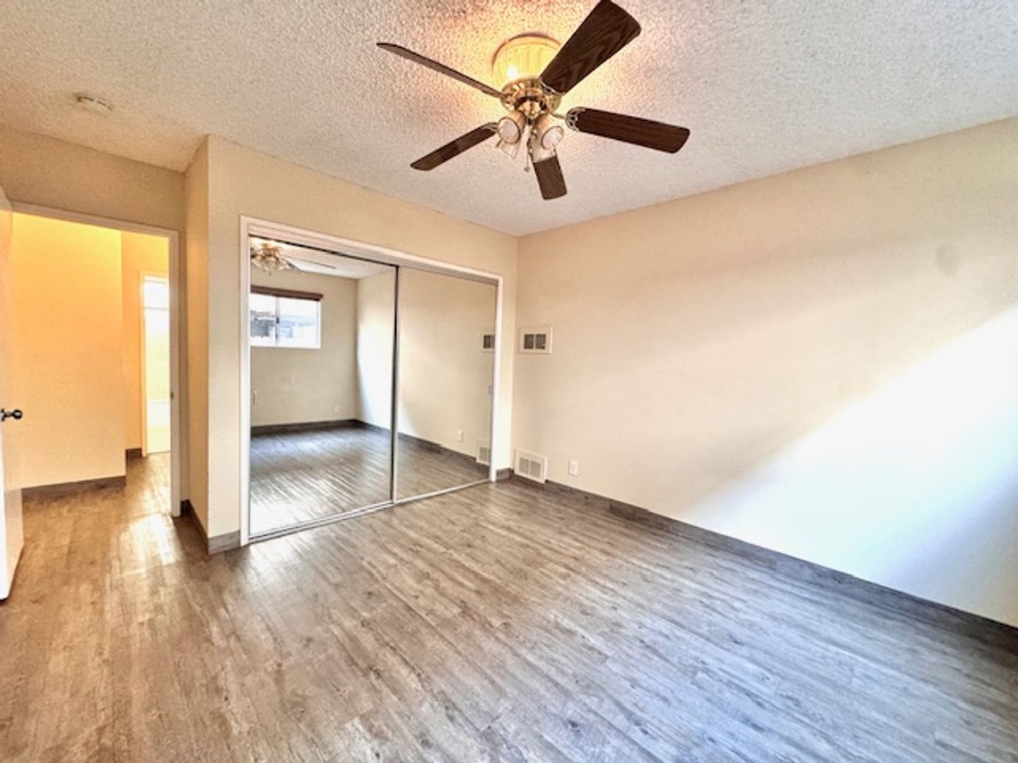 4458 Woodman Avenue - Los Angeles - California - 1 bed, 1 bath rental property
