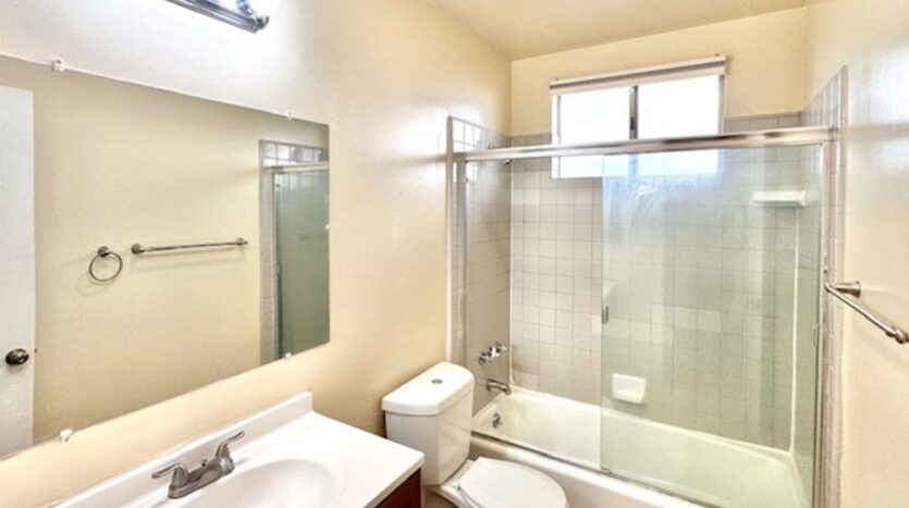 4458 Woodman Avenue - Los Angeles - California - 1 bed, 1 bath rental property